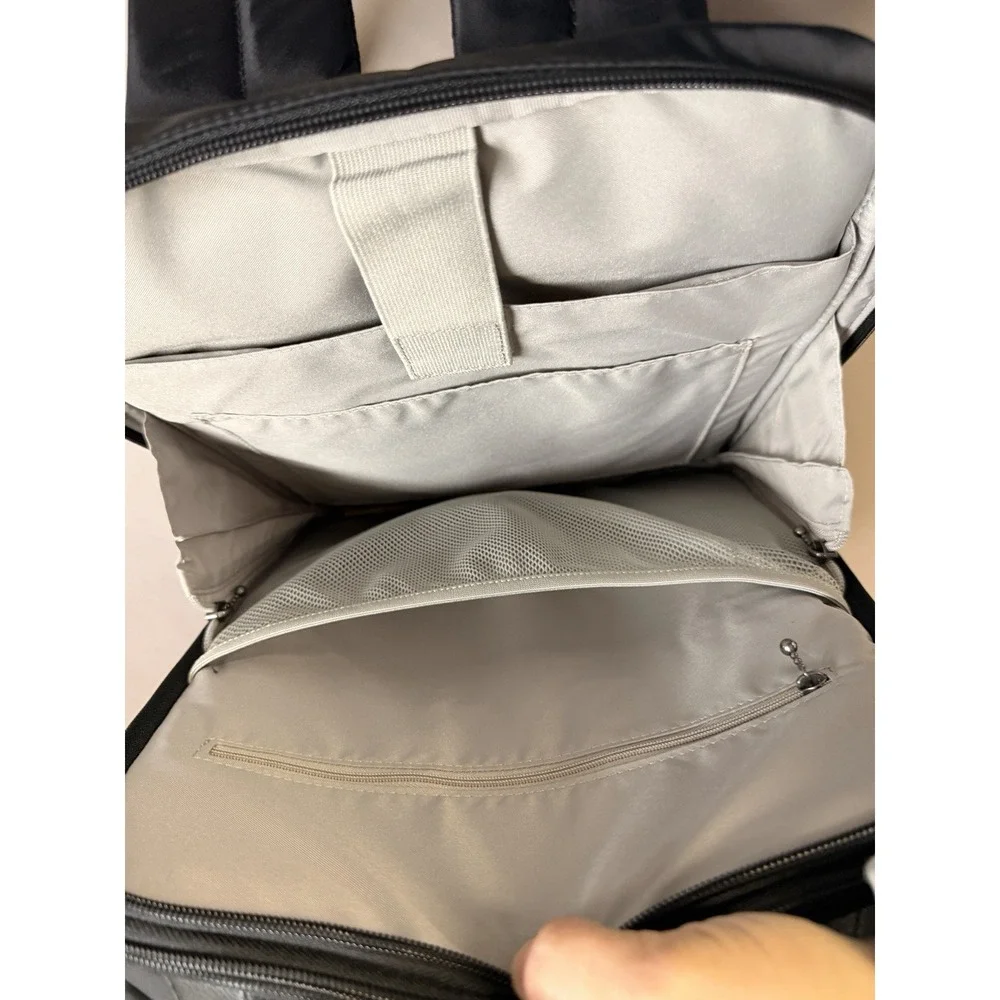 Baggallini Unisex Tribeca Expandable Laptop Backpack Black